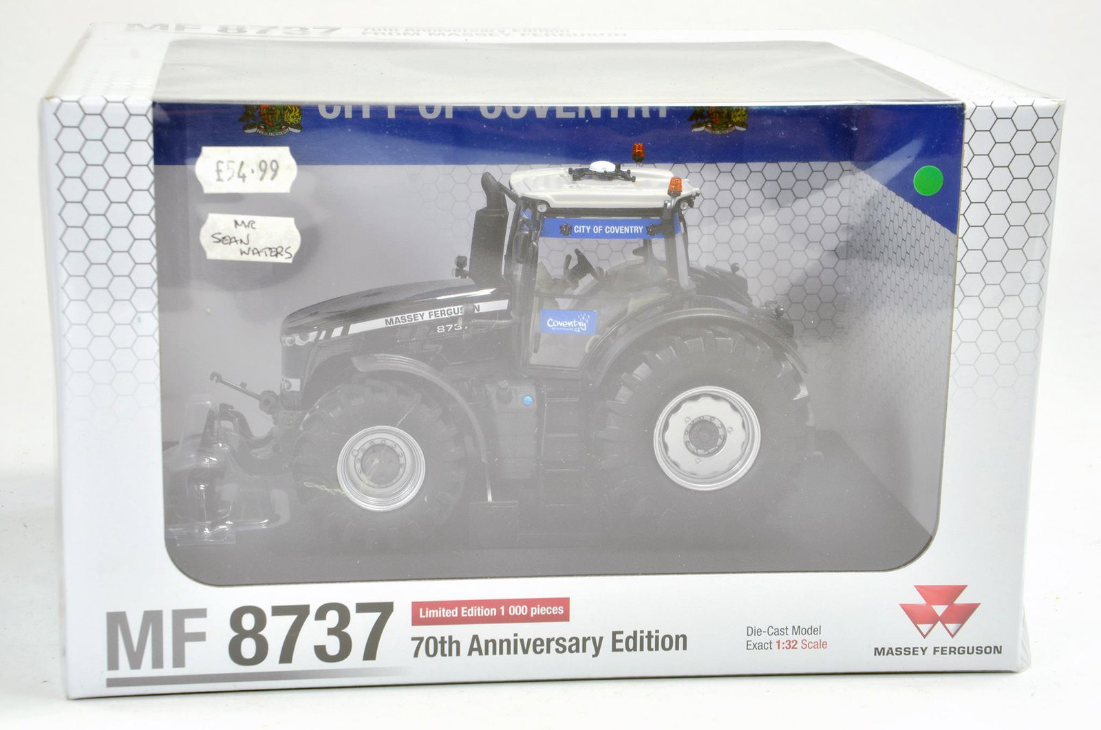Universal Hobbies 1/32 Farm issue comprising Massey (1 of 1)