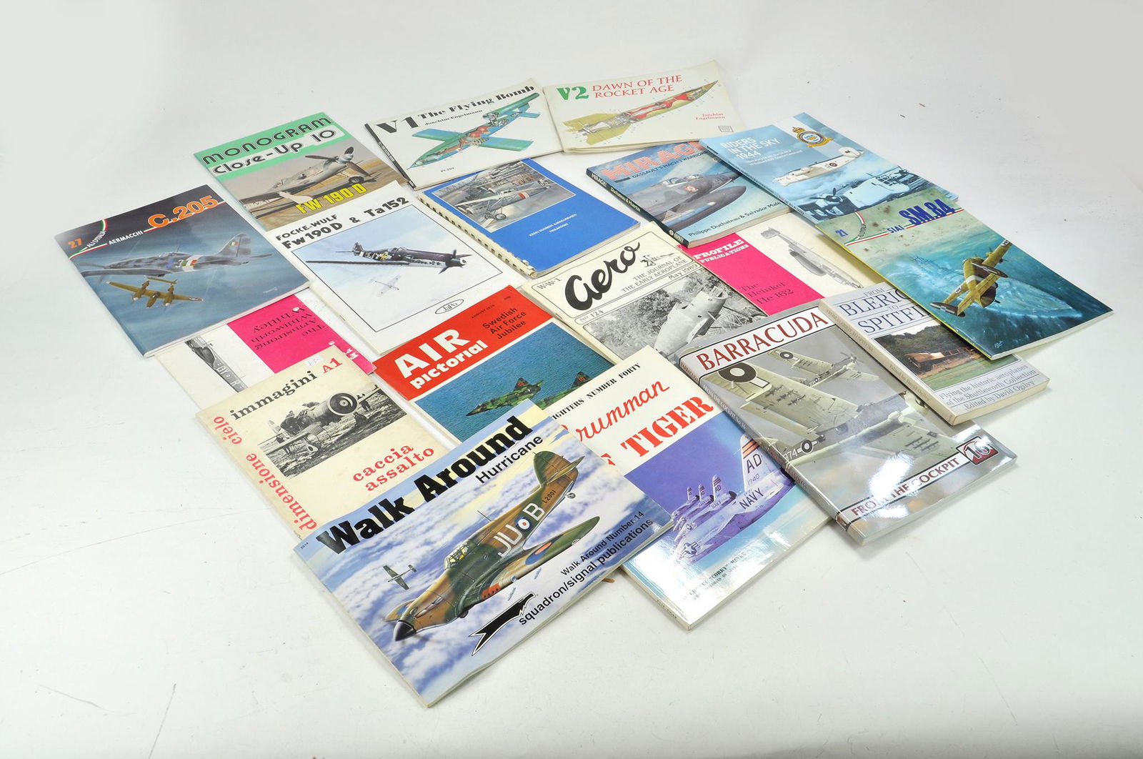 Militaria - Military / Modeller / Literature / Books (1 of 1)