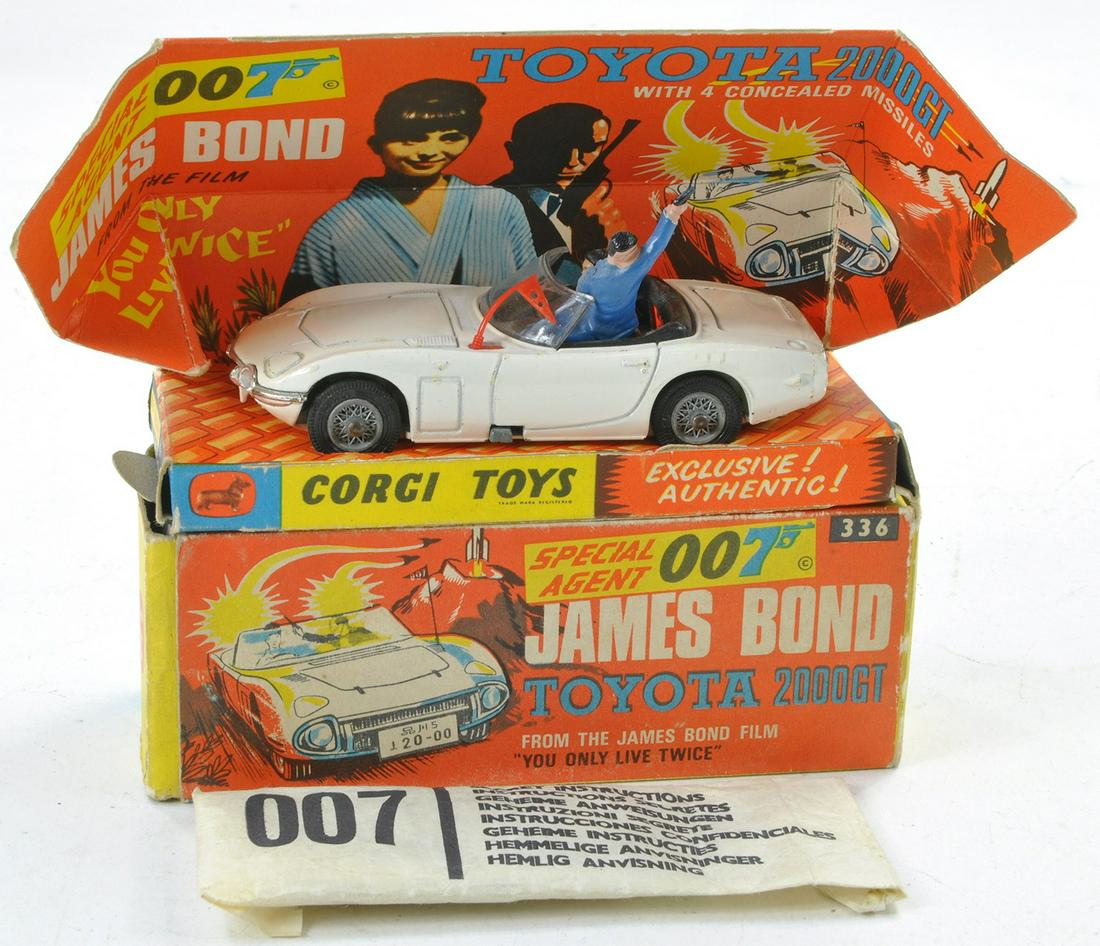 Corgi No. 336 James Bond 007 Toyota 2000GT. White with black interior inc figures. Generally (1 of 1)