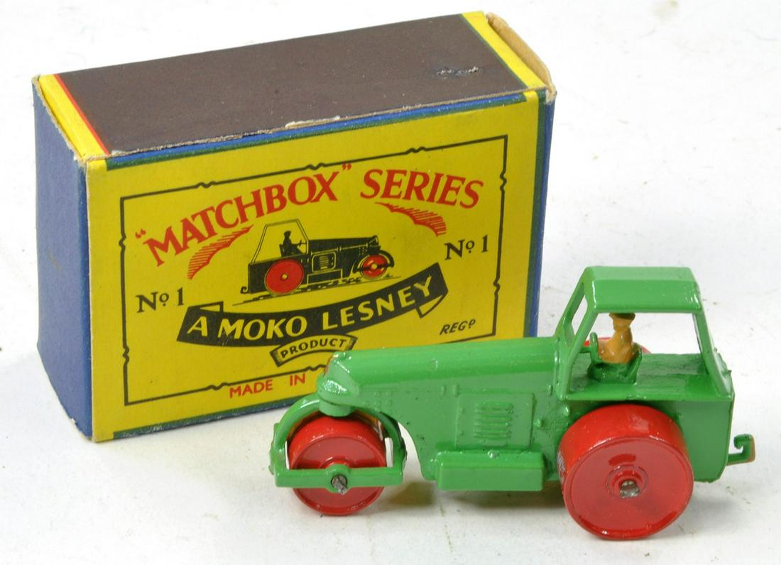 Matchbox Regular Wheels No. 1b Aveling Barford Road Roller. Green with red metal rollers, light (1 of 1)