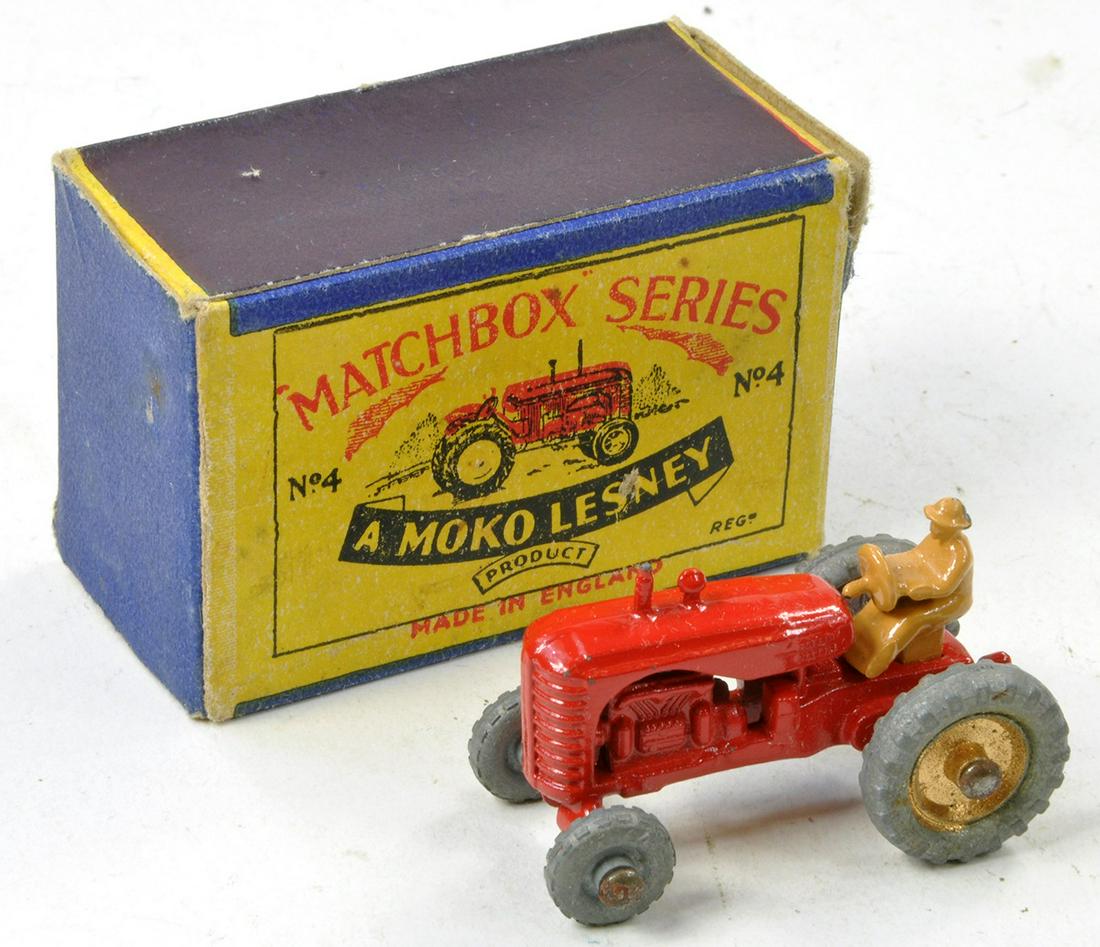 Matchbox Regular Wheels No. 4a Massey Harris Tractor. Red with Gold Trim, Tan Driver. Very Good to (1 of 1)