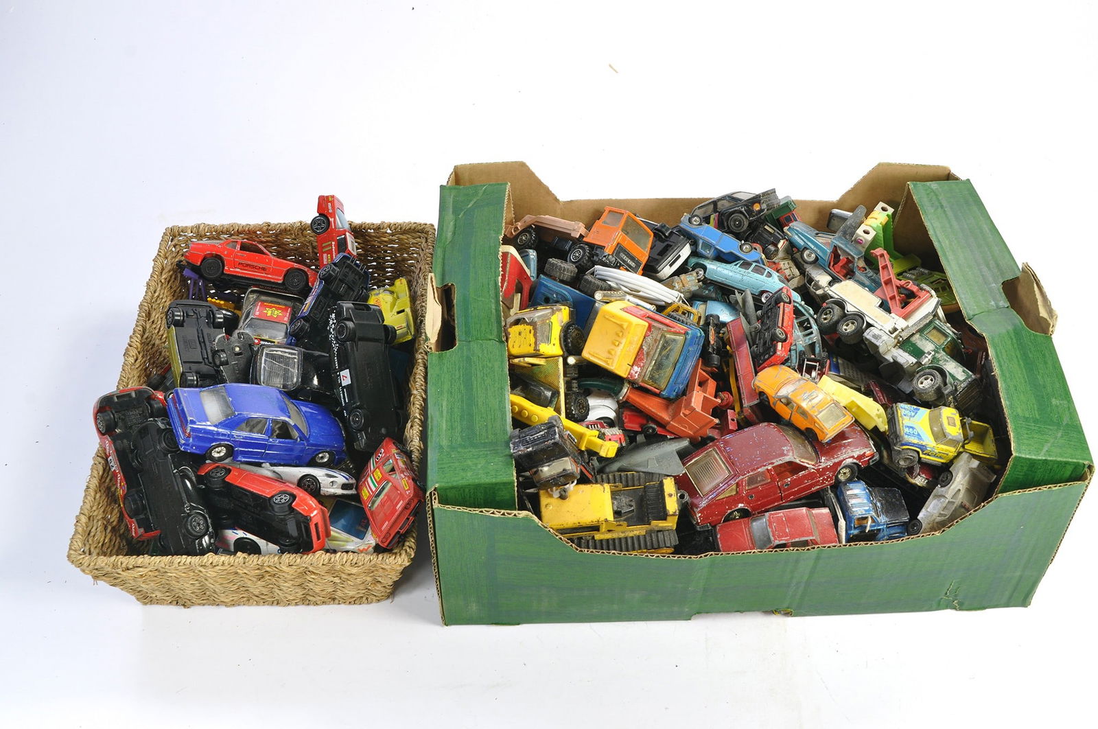 A large playworn collection of diecast including some vintage issues. Including Corgi, Dinky, (1 of 1)