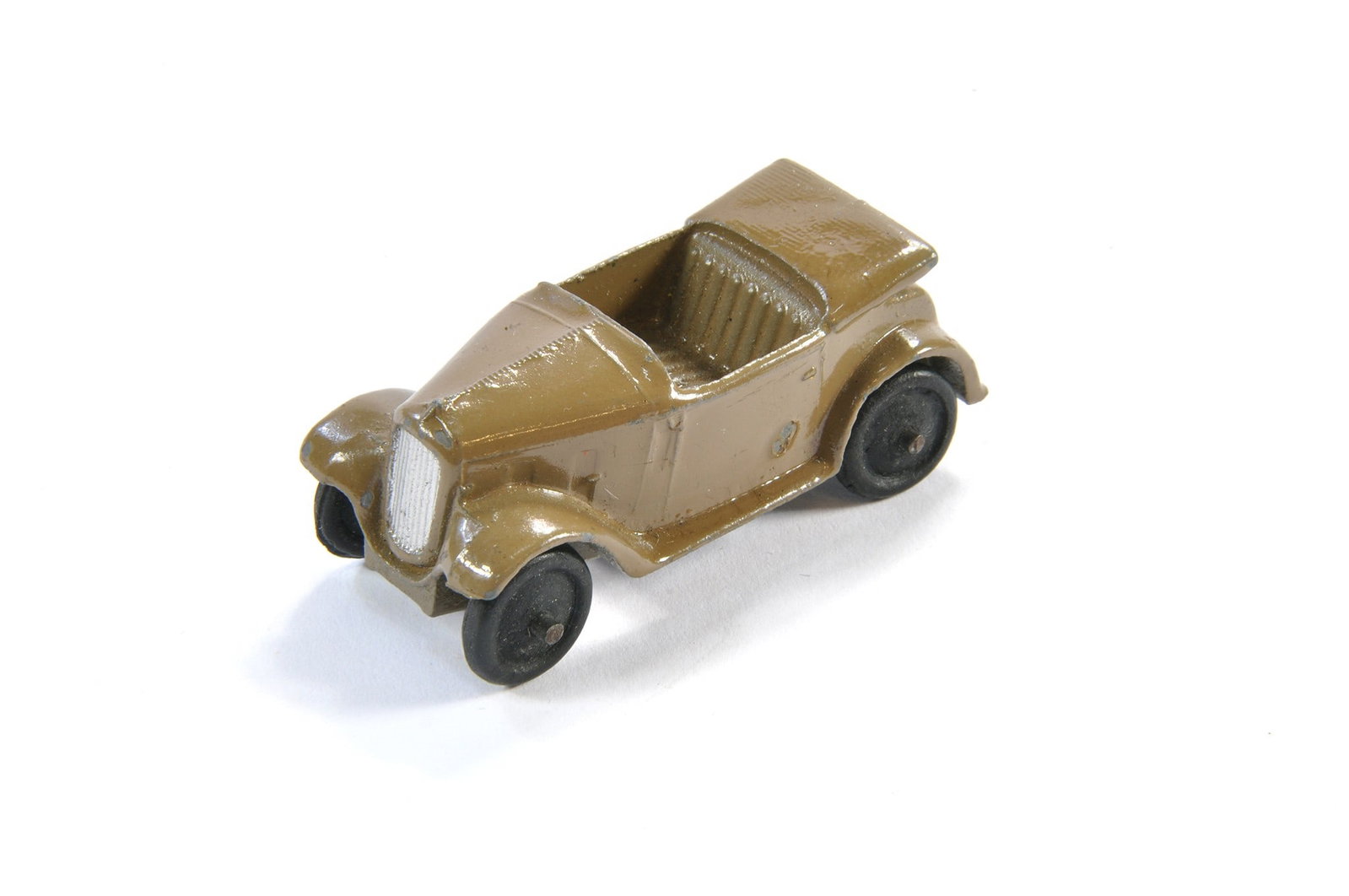 Dinky No. 35d Austin Tourer. Dark Fawn. Generally good to very good, chip to one side, one wheel: Dinky No. 35d Austin Tourer. Dark Fawn. Generally good to very good, chip to one side, one wheel loose.