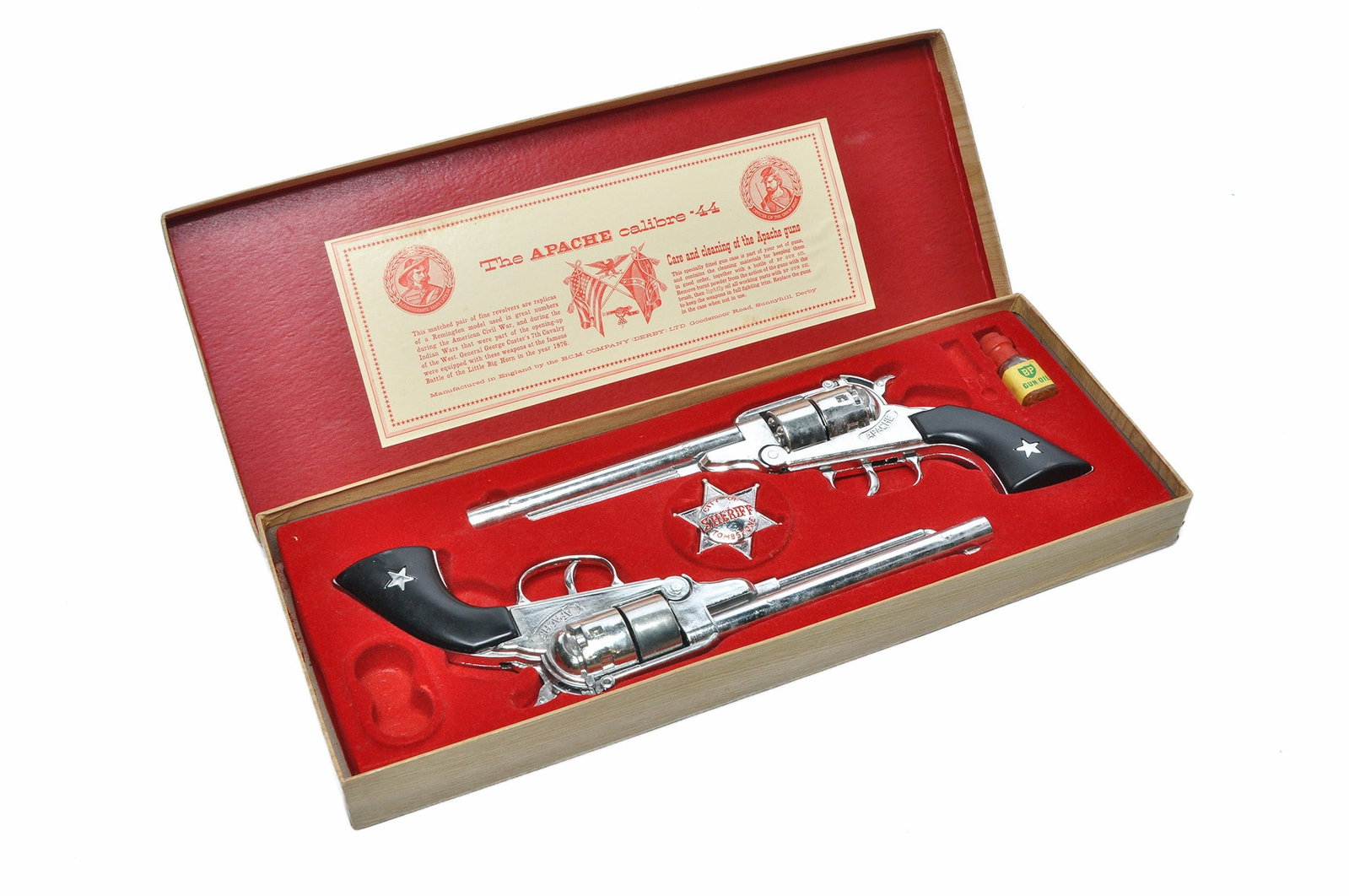 BCM (England) Apache calibre.44 'toy' gun firearm presentation set. Looks to be mostly compete, a: BCM (England) Apache calibre.44 'toy' gun firearm presentation set. Looks to be mostly compete, a few accessories absent, but retains little sign of use in original box.