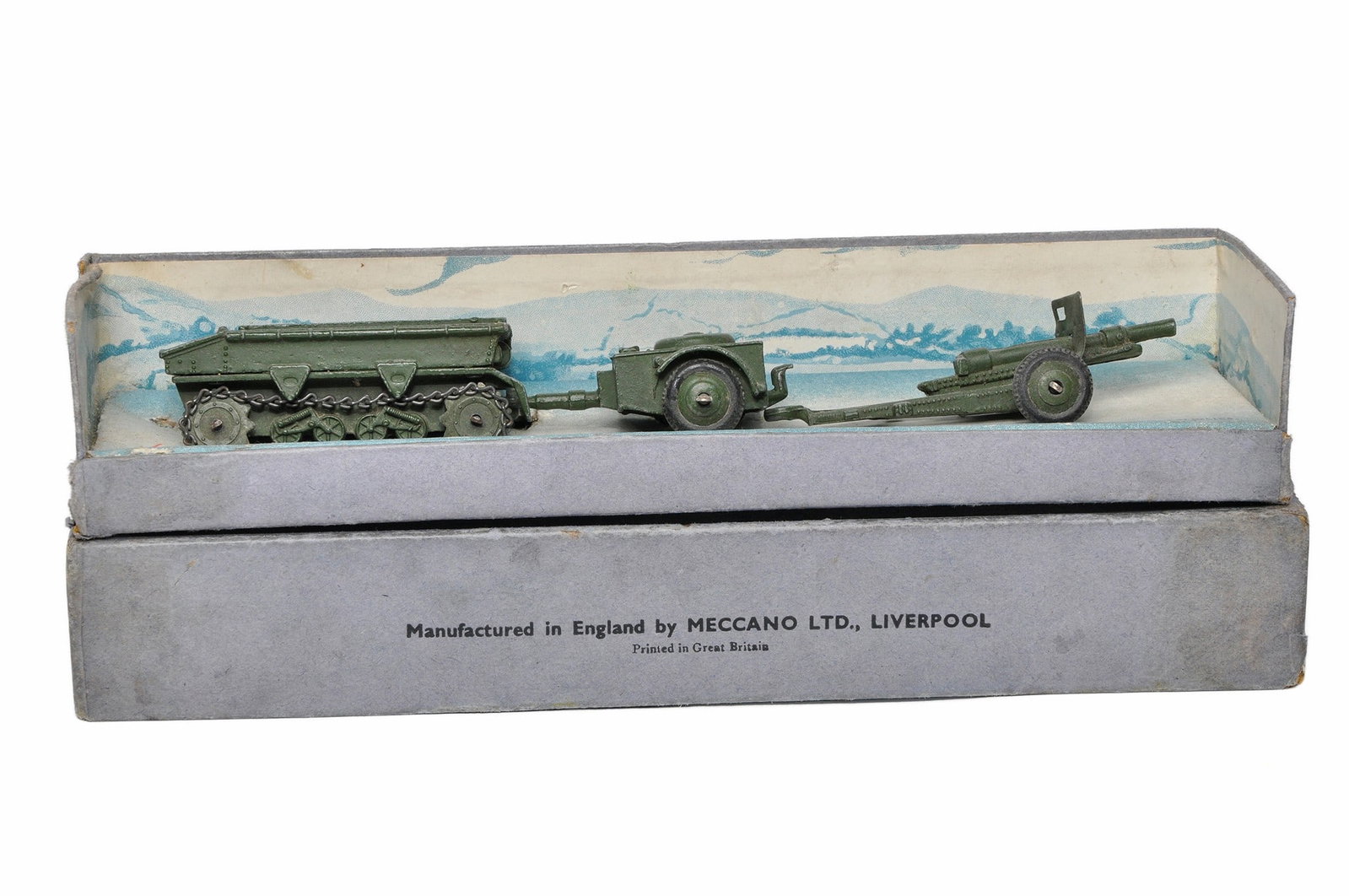 Dinky no. 162 Pre-War 18 Pounder Quick Firing Field Gun Unit comprising Light Dragon Tank, ammo: Dinky no. 162 Pre-War 18 Pounder Quick Firing Field Gun Unit comprising Light Dragon Tank, ammo Trailer and Field Gun. Generally very good, would benefit from a clean, in good original box.