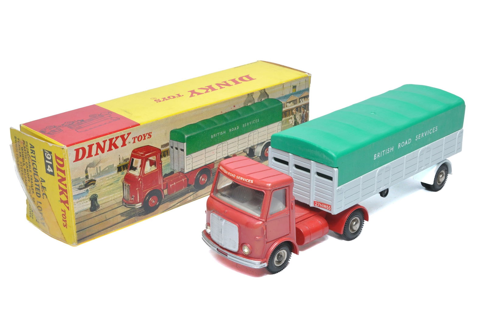 Dinky No. 914 AEC Articulated Lorry. Red, white interior, grey green red back. Displays very good, (1 of 2)