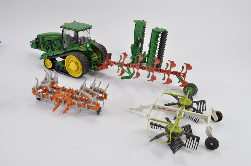 Group of mainly modified and custom farm models: Group of mainly modified and custom farm models including Britains John Deere 8430T Tractor, Folding Harrow, Plough and others. Generally G. (5)
