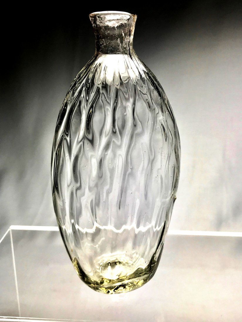 RARE 16 DIAMOND MOLDED FLASK (1 of 4)