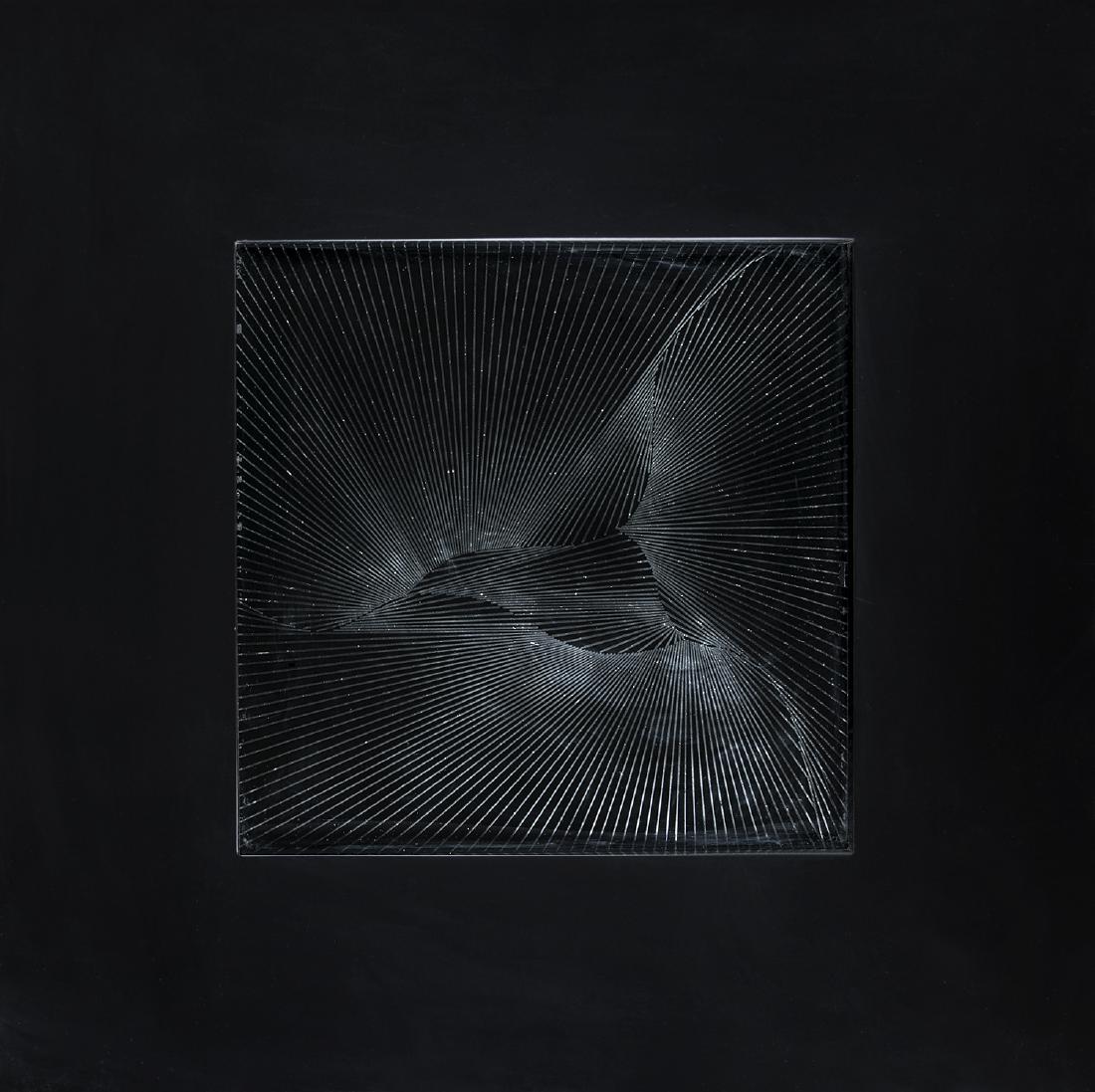 ANGEL DUARTE - Objet cinÃ©tique, 1969: ANGEL DUARTE Aldeanueva del Camino, 1930 - Sion, 2007 Objet cinÃ©tique, 1969 Serigraphy on glass, 25 x 25 cm (45 x 45 cm overall) Signed on the back: A. Duarte Label on the back of Edition Galerie H