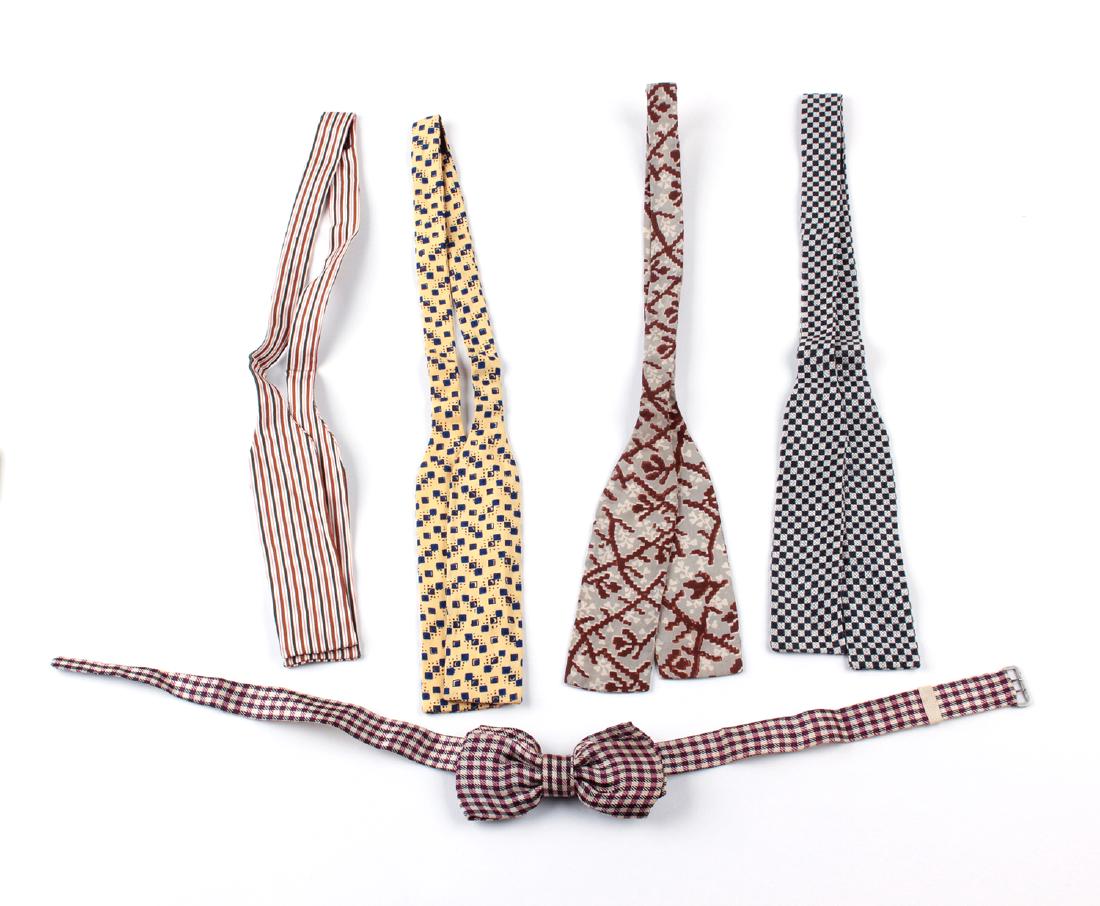 LOT OF VINTAGE  BOW TIES (1 of 1)