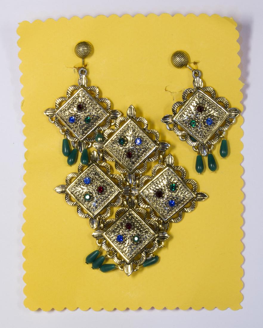 VINTAGE SARAH COVENTRY BROOCH AND EARRINGS SET (1 of 1)