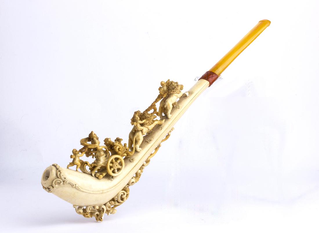 Meerschaum pipe; England, late 19th early 20th Century (1 of 2)