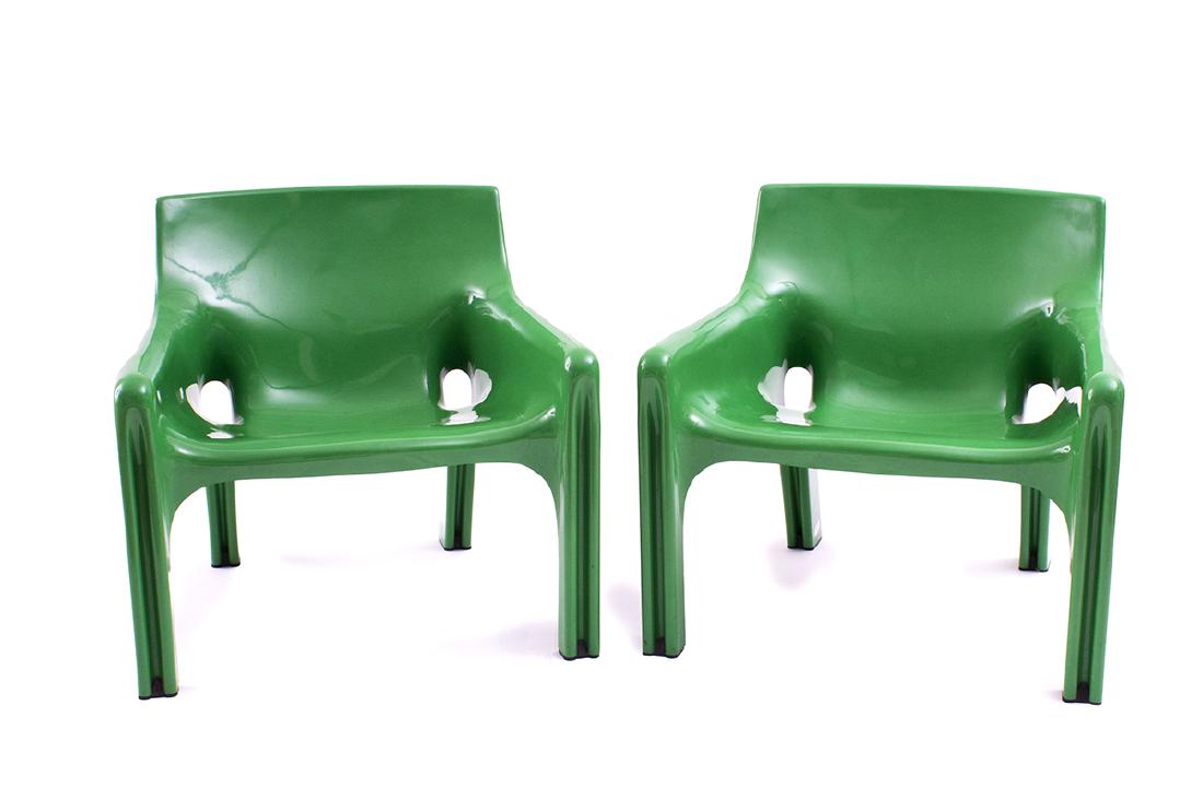 Couple of chairs â€œVicarioâ€ type, 1970-79: VICO MAGISTRETTI - ARTEMIDE MILAN Couple of chairs â€œVicarioâ€ type, 1970-79 Green plastic, 68 x 72 x 59 cm circa Under the seat: SPA Artemide Milano MODELLO: Vicario DESIGN: Vico Magistretti