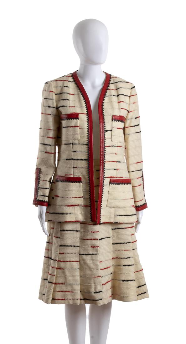 CHANEL BOUTIQUE  ENSEMBLE Mid 80s (1 of 4)