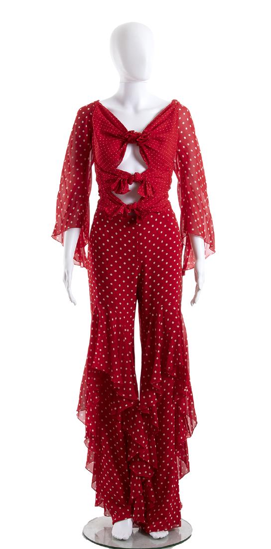 VALENTINO PRET-A-PORTER  ENSEMBLE Spring / Summer 2002 (1 of 4)