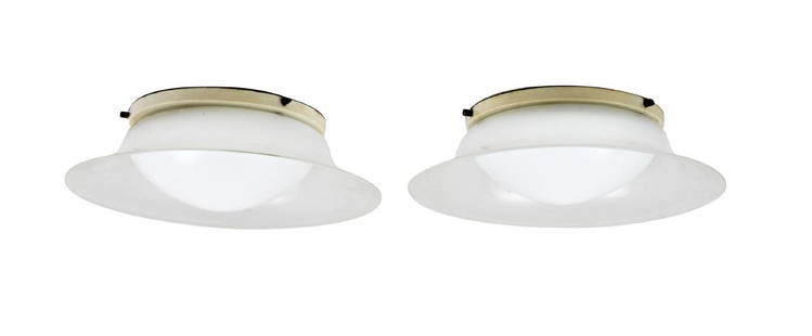 LUCIANO VISTOSI - Two wall or ceiling lamps in white: LUCIANO VISTOSI Murano, 1931 - Venice, 2010 Two wall or ceiling lamps in white Murano glass Glass, 12 x 49 cm