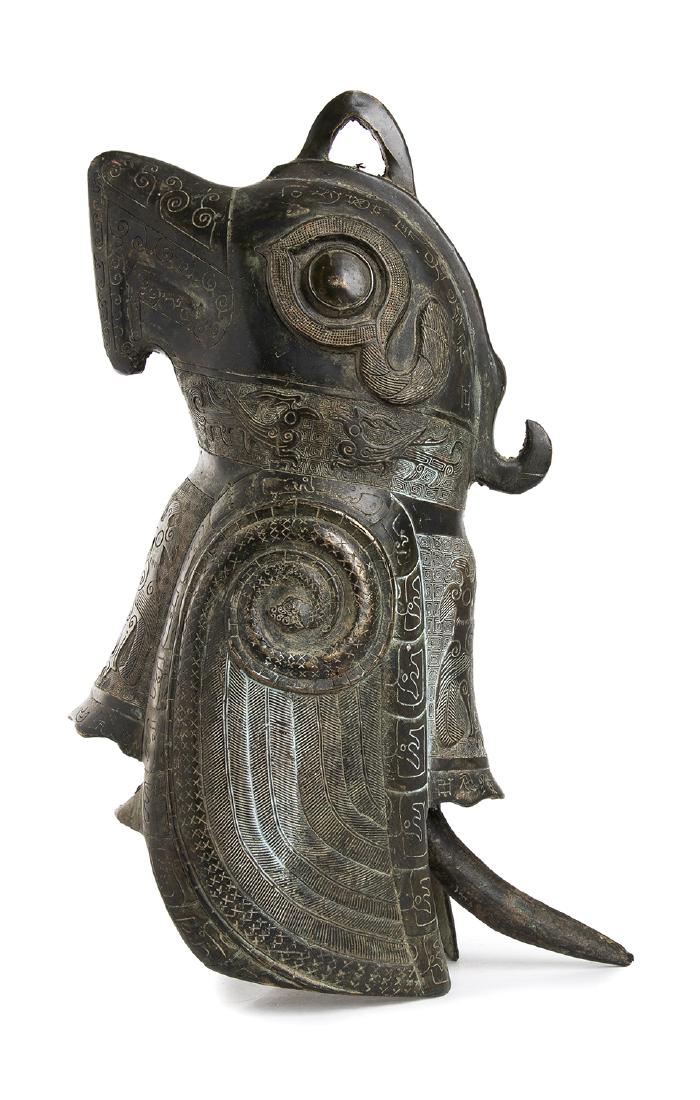 AN ARCHAISTIC BIRD-HEAD-SHAPED BRONZE BELL Cina  36 cm (1 of 2)