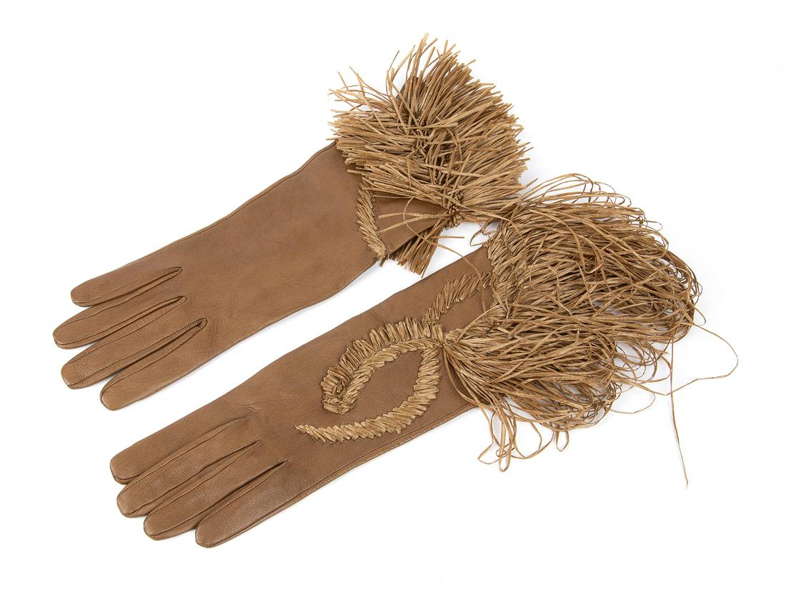 GIANFRANCO FERREâ€™ COUTURE LEATHER GLOVES (1 of 3)