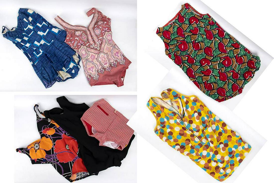 LOT OF SWIMWEAR AND DRESSES 50s/60s: LOT OF SWIMWEAR AND DRESSES50s/60sA lot of summer items: 4 women swimsuits, 1 man swimwear, 2 dresses.General Conditions grading B/C (signs of age)