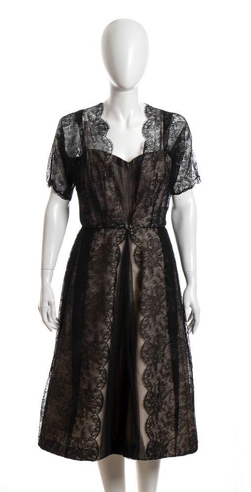 LACE DRESS  Late 50s - early 60s (1 of 5)