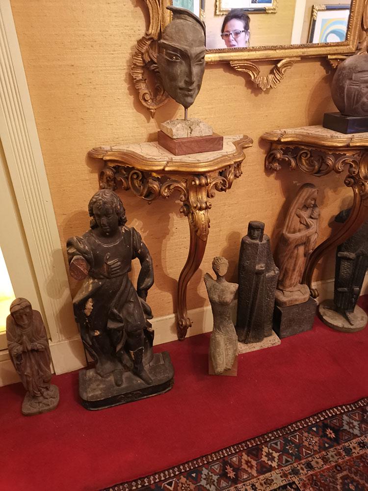 Louis XV style console tables: consoles in gilt wood central support, marble top. Dimensions: 80 x 51 cm.