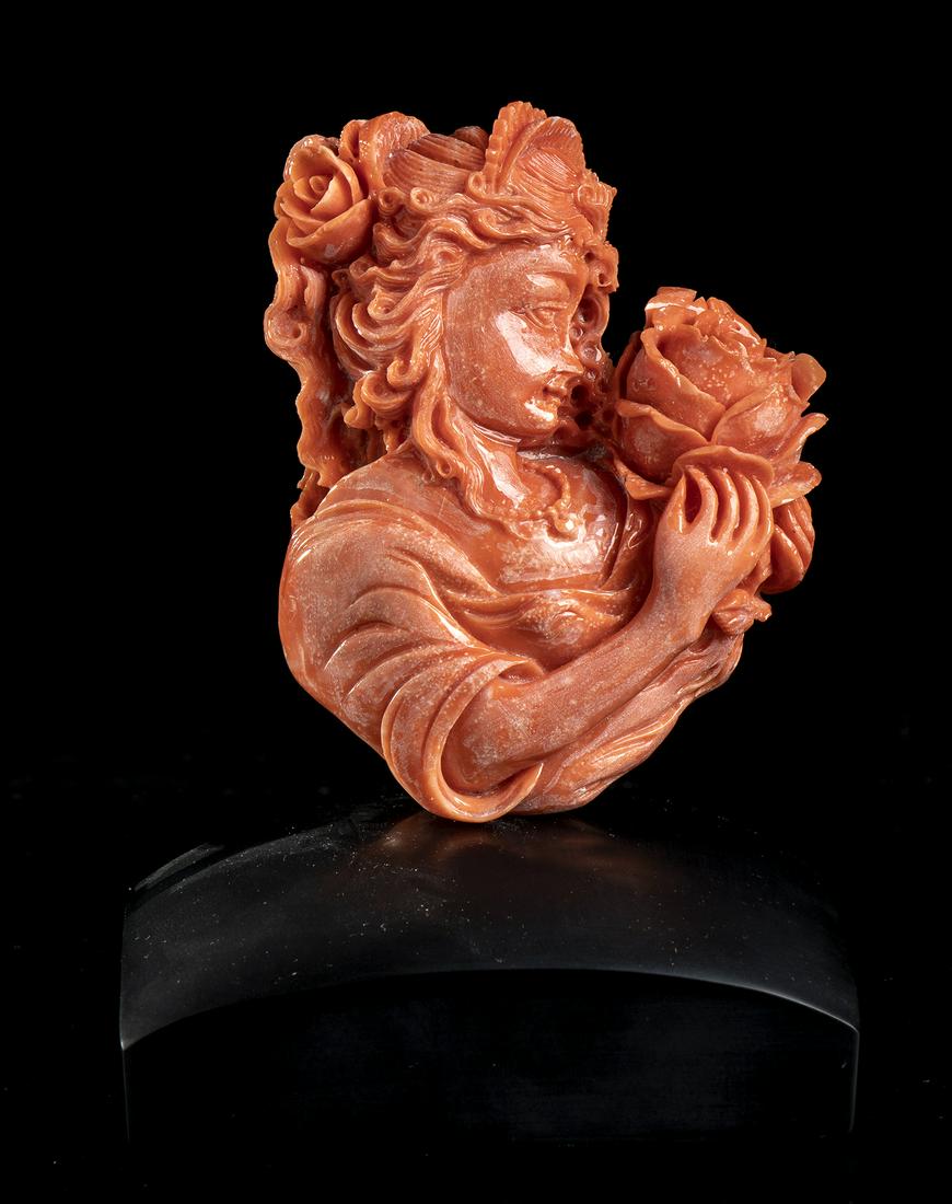 Cerasuolo coral carving (1 of 3)