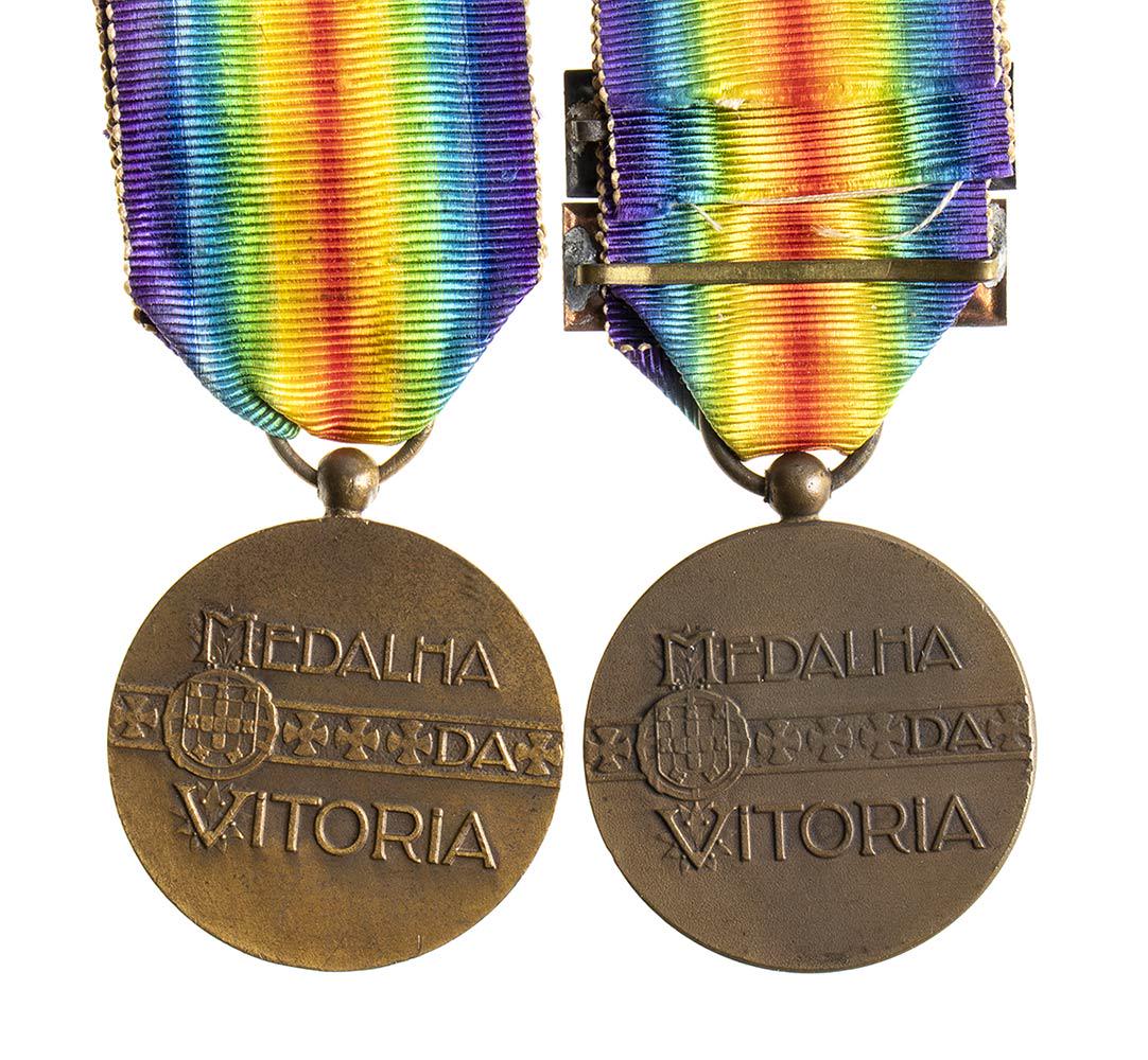 PORTUGAL A LOT OF TWO INTERALLED VICTORY MEDALS  BRONZE, 36 MM  TWO INTERALLED VICTORY MEDALS, (1 of 2)