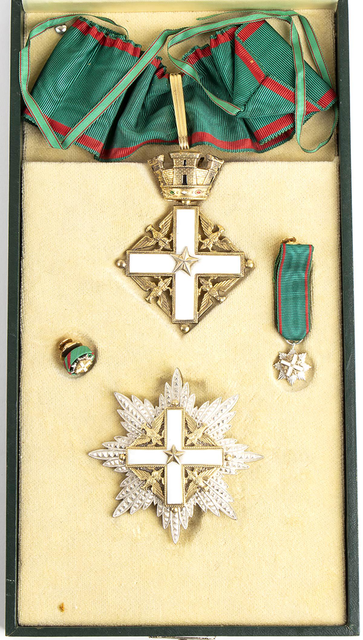 ITALY, REPUBLIC ORDER OF MERIT, GRANDâ€™OFFICERâ€™S SET SILVRER, ENAMEL ABOUT 1980, WITH ROSETTE: ITALY, REPUBLIC ORDER OF MERIT, GRANDâ€™OFFICERâ€™S SET SILVRER, ENAMEL ABOUT 1980, WITH ROSETTE AND MINIATURE, IN THE BOX VERY FINE