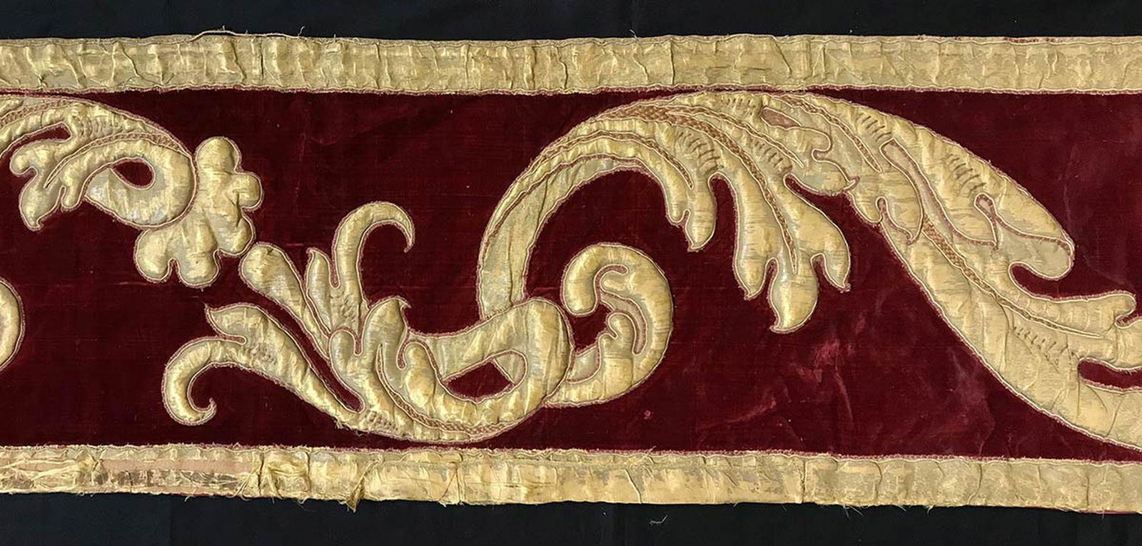 TWO LARGE EMBROIDERIES                  XVIII century (1 of 3)