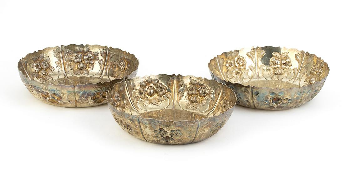 Three English sterling silver bowls - London 1831, mark of RUNDELL, BRIDGE AND RUNDELL (1 of 4)