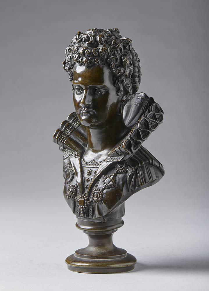 Bust of Maria de' Medici: MANUFACTURE FROM THE XIX CENTURY Bust of Maria de' Medici Coated bronze. 26 x 14 x 12 cm Maria de' Medici was the queen of France and Henry IV's wife. Barthelemy Prieur, the court's artist, produced t