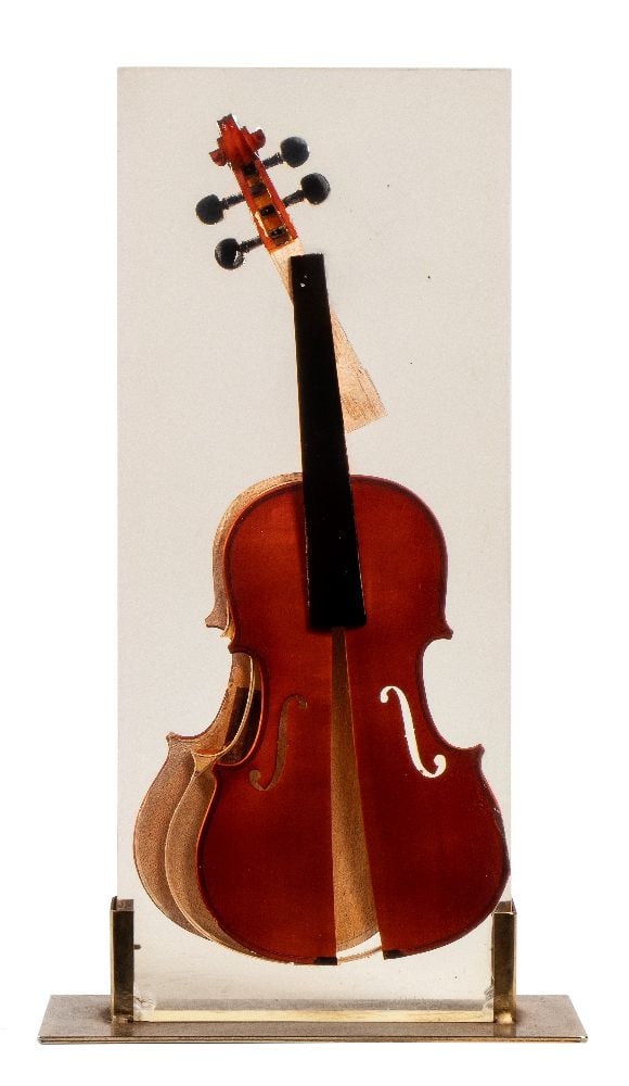ARMAND PIERRE FERNANDEZ ARMAN (Nizza 1928-New York 2005), Violino eventail: ARMAND PIERRE FERNANDEZ ARMAN (Nizza 1928-New York 2005)Violino eventail2005Polymateric79 x 29 x 10 cmEditions of 5/8Authentication Vecchiato Art Galleries, archive n. Ns2110-1505-5Excellent condition
