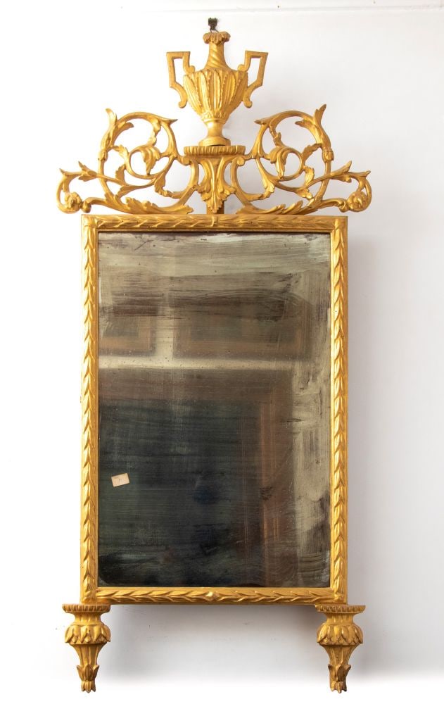 Louis XVI mirror in carved and gilded wood    18th century (1 of 4)