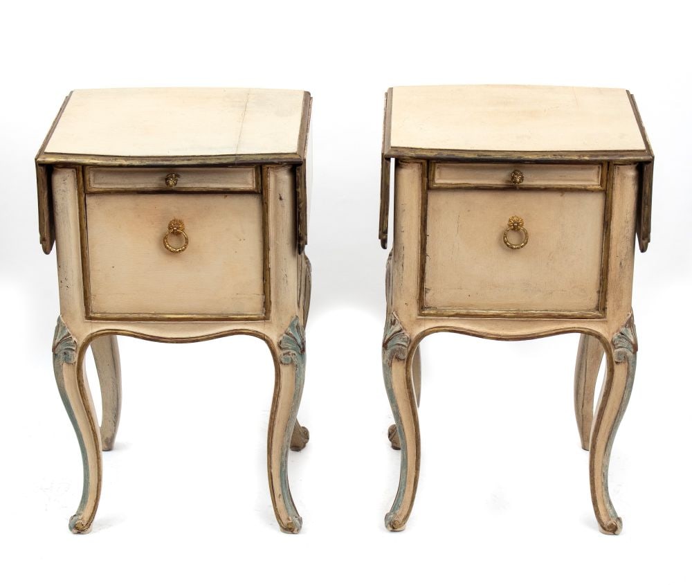 Pair of Venetian bedside tables in Louis XV style Italy, 20th century (1 of 9)