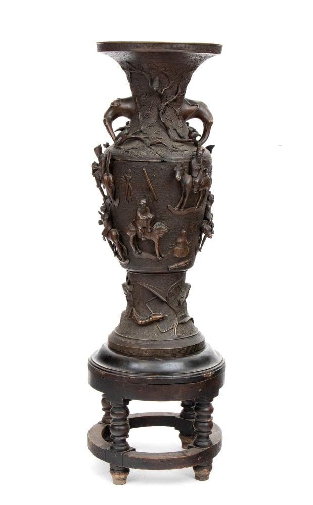 Japanese bronze vase Meiji period, 1868-1912 (1 of 6)