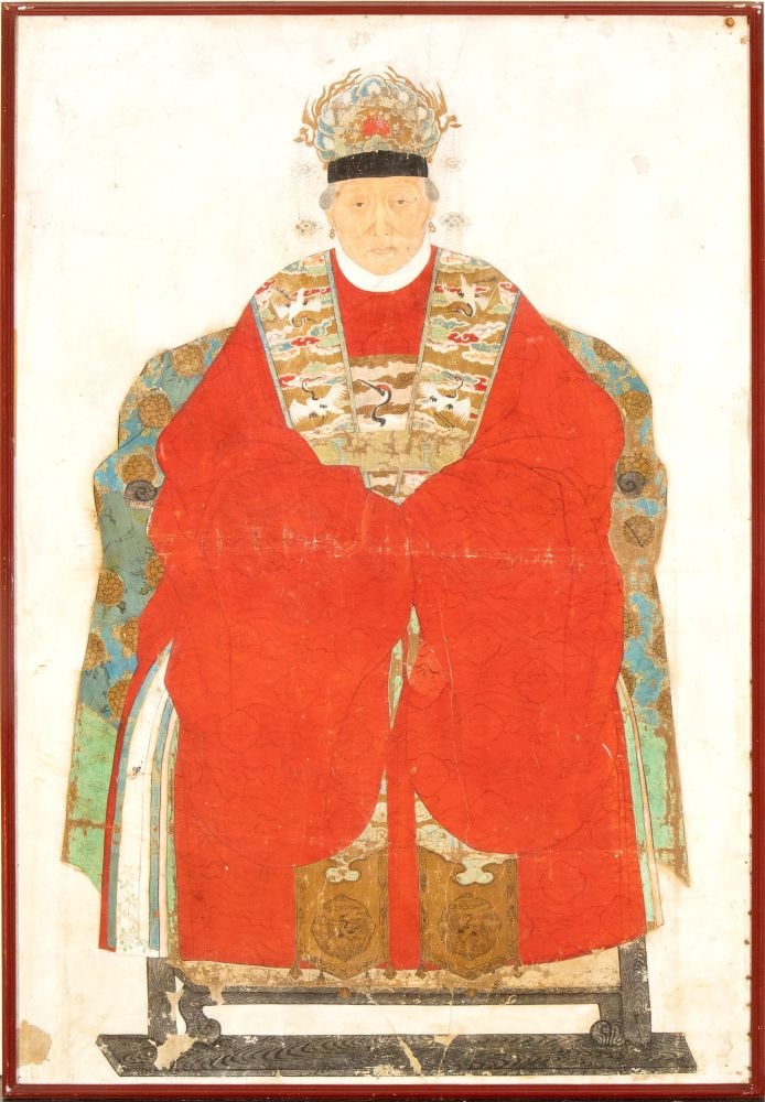 Enthroned consort - China, Ming dynasty (1368-1644).: Enthroned consort - China, Ming dynasty (1368-1644).Height x width: 133 x 29 cmThis is probably the consort of Xu Guangqi. Xu Guangqi (1562-1633) the “Doctor Paul” for Christians –He is the