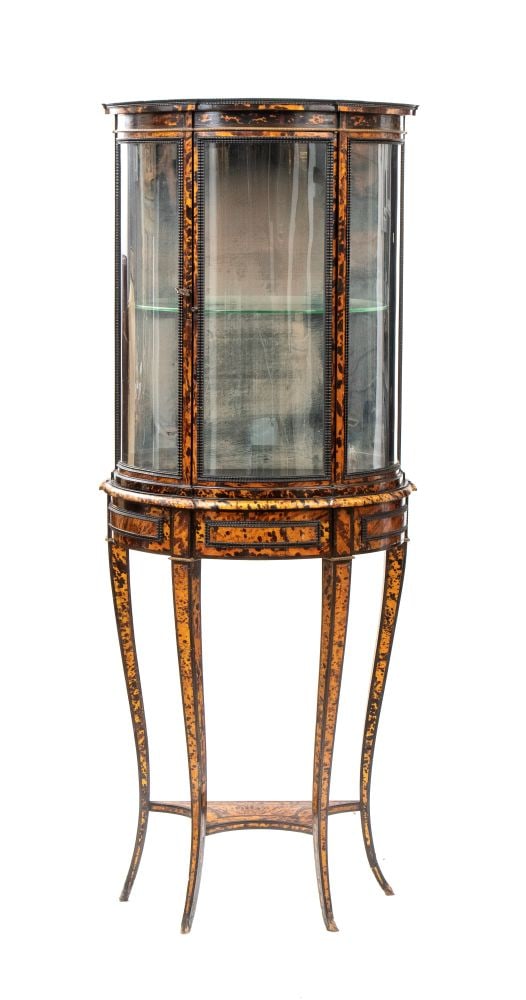 Italian Louis XV style tortoiseshell display cabinet - late 19th century: Italian Louis XV style tortoiseshell display cabinet - late 19th centuryHeight x width x depth: 170 x 66 x 36 cm.with tortoiseshell veneer (hawksbill sea turtle, Eretmochelys imbricata, Cheloniidae),
