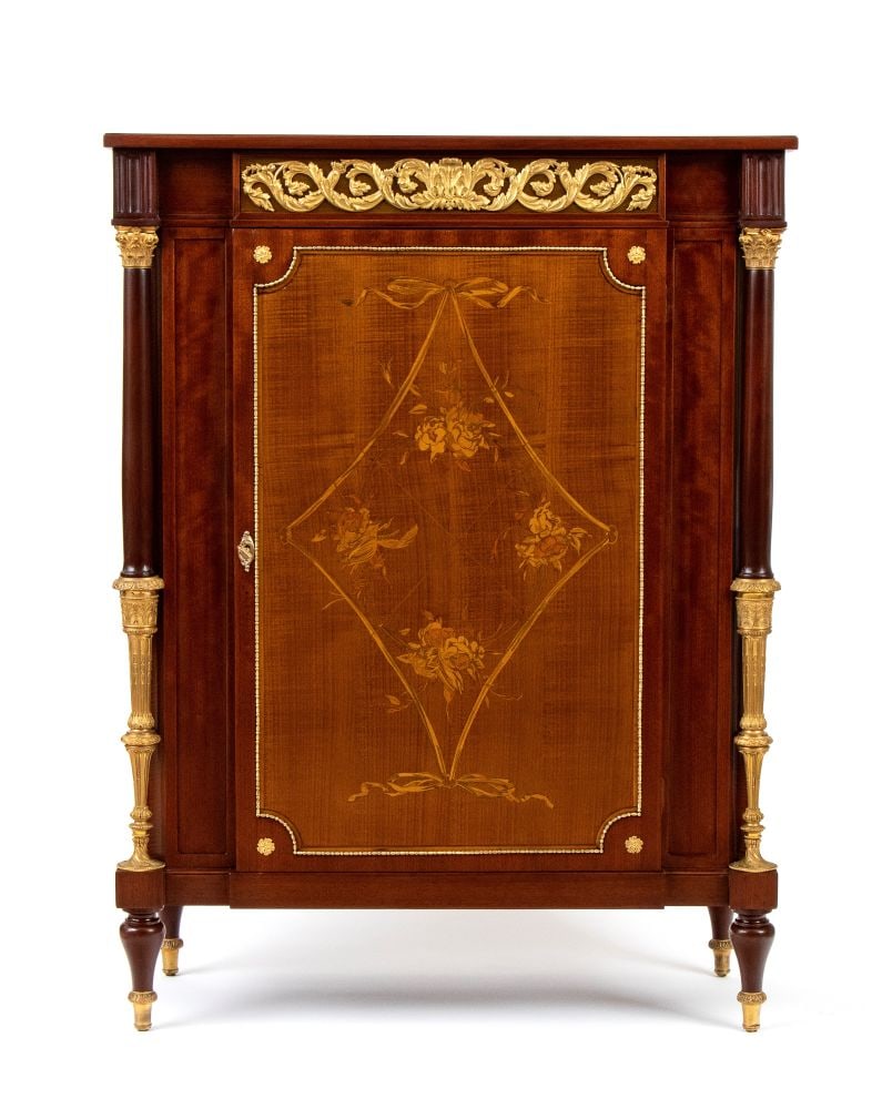 French mahogany cabinet in Louis XVI style - early 19th century: French mahogany cabinet in Louis XVI style - early 19th centuryHeight x width x depth: 119 x 89 x 38 cm.made entirely of mahogany, embellished in the central panel with rhombus-shaped floral inlays. F
