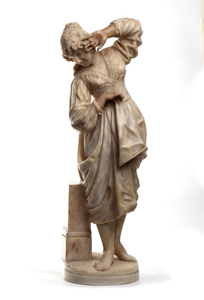 Alabaster sculpture - 19th century: Alabaster sculpture - 19th centuryHeight x diameter: 77 x 25 cmdepicting a young peasant girl with a joyful expression. Of excellent workmanship is the gracefulness of the movements and the rendering