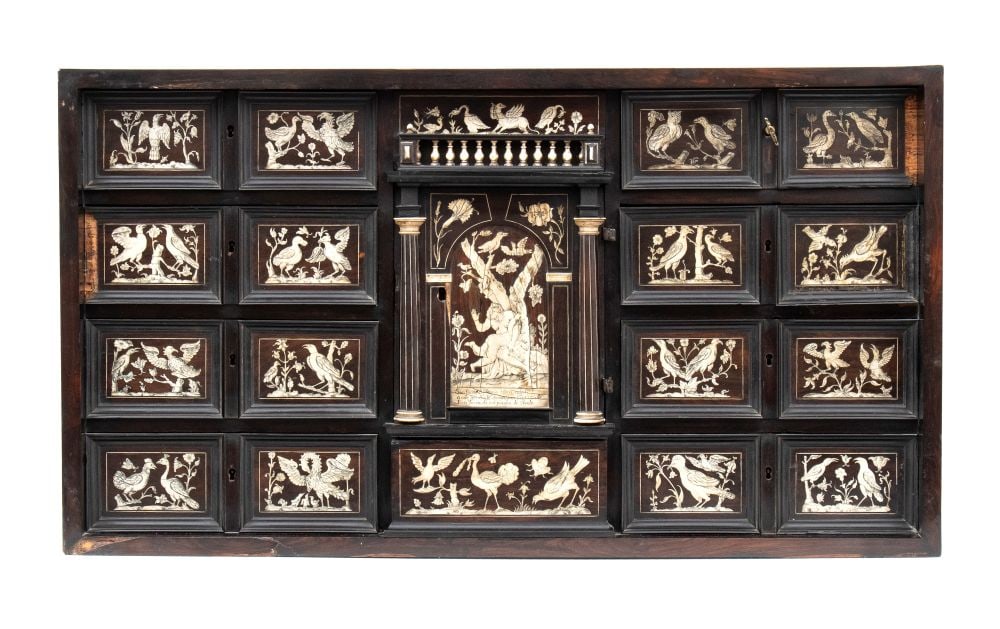 Ebonized wood cabinet with bone inlays - Rome, late 17th – early 18th century: Ebonized wood cabinet with bone inlays - Rome, late 17th – early 18th centuryHeight x width x depth: 53 x 95 x 30 cmrectangular in shape, with a central architectural façade featuring a door concea