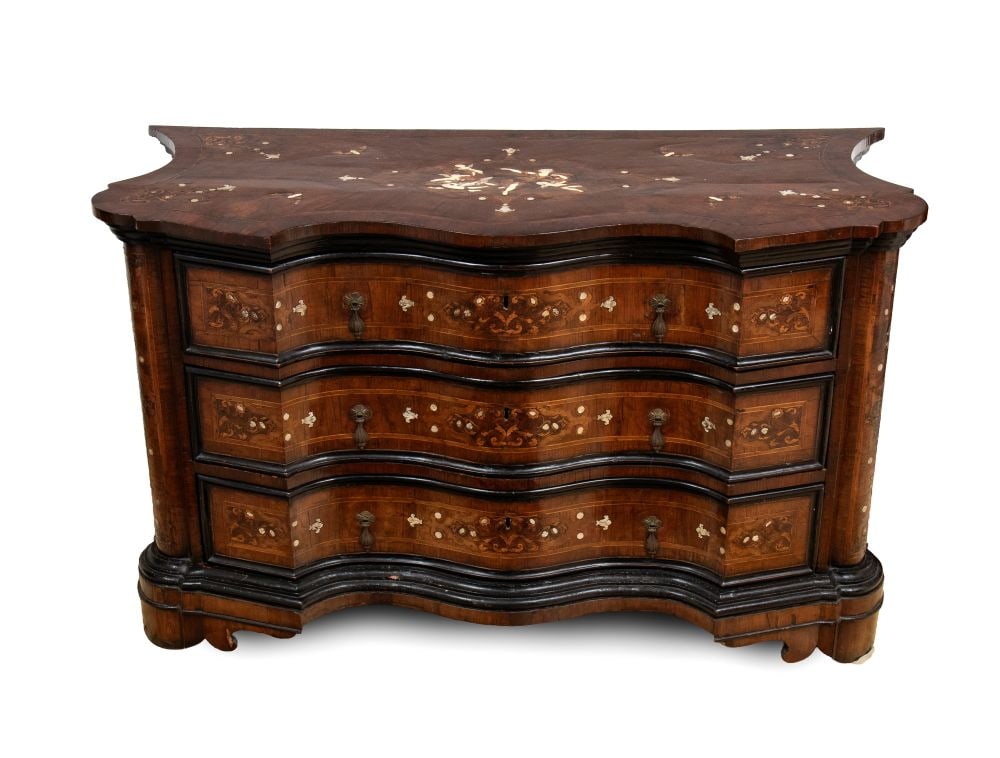 Antique chest of drawers with a slatted top and bone inlay - Lombardy-Veneto region, 18th century (1 of 12)