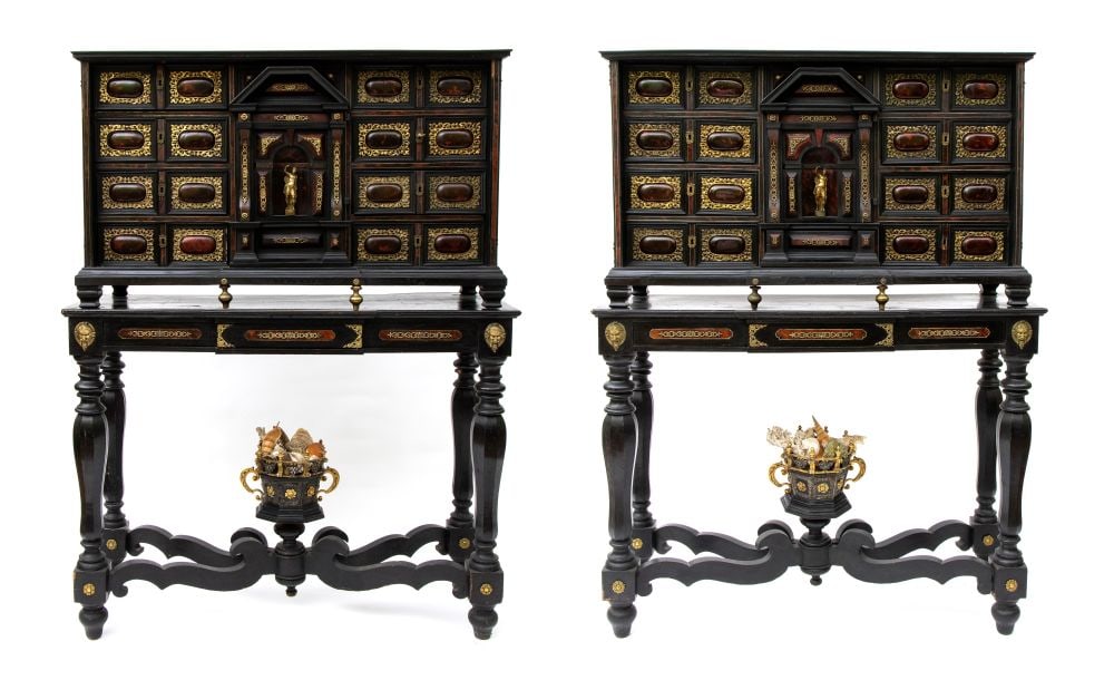 Pair of coin cabinet tortoiseshell inlaid - Rome, 18th century: Pair of coin cabinet tortoiseshell inlaid - Rome, 18th centuryHeight x width x depth: 153 x 115 x 43,5 cm.with poplar frame, ebonised wood, tortoiseshell (hawksbill sea turtle, Eretmochelys imbricata,
