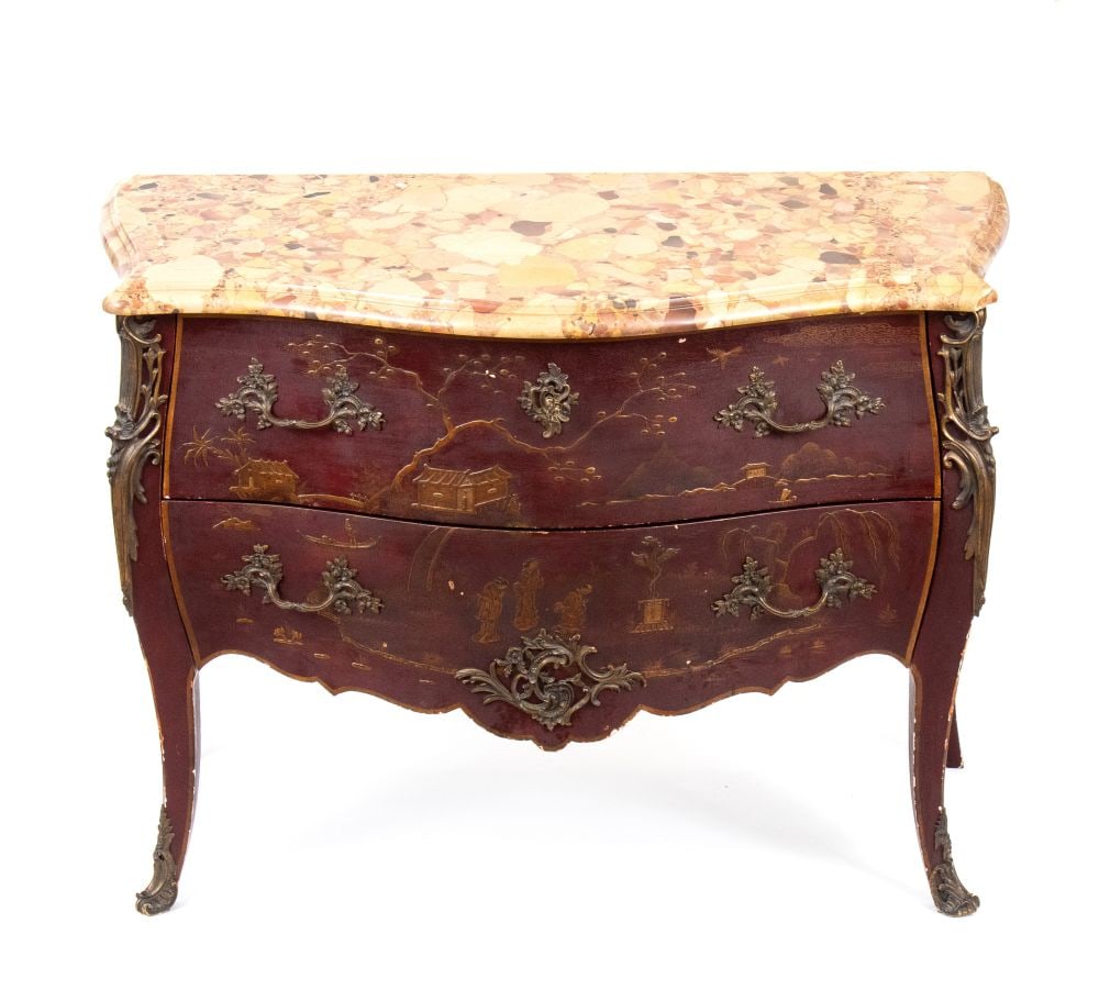 Louis XV style French chinoiserie dresser - 19th century: Louis XV style French chinoiserie dresser - 19th centuryHeight x width x depth: 81 x 113 x 56 cm.elegant red lacquered dresser, Louis XV style, reflecting the craftsmanship of the 18th century. The ca