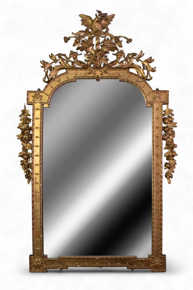French mirror in carved and gilded wood - 19th century: French mirror in carved and gilded wood - 19th centuryHeight x width x depth: 240 x 152 x 10 cm.large, important wall mirror with a richly decorated cornice featuring floral and plant motifs, surmount