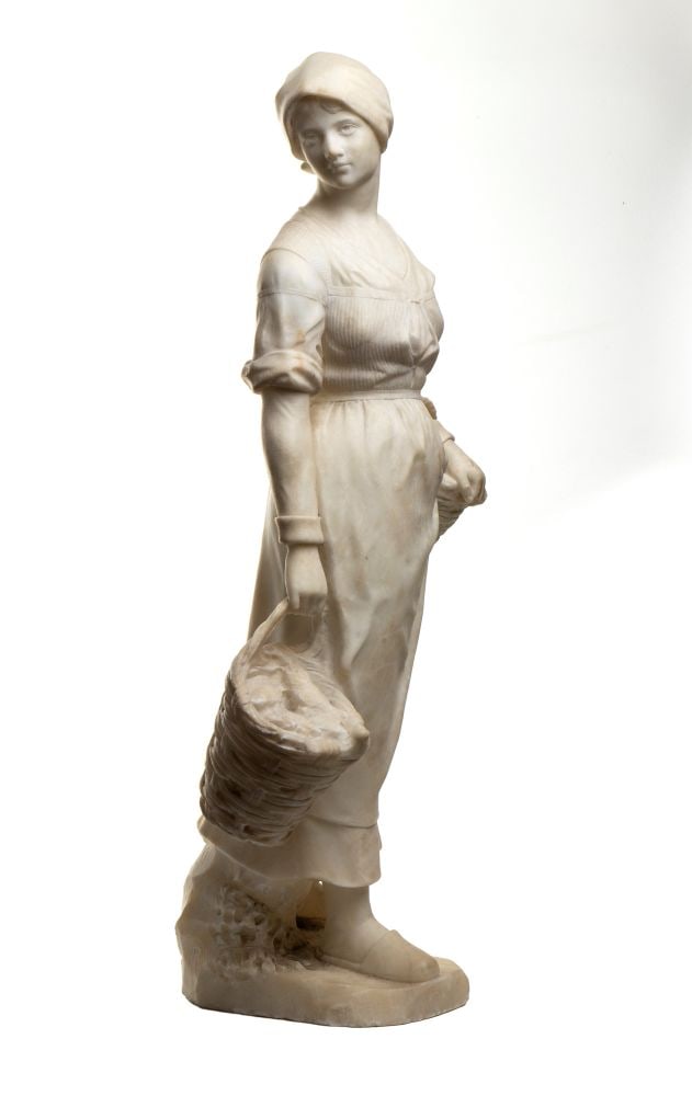 French alabaster sculpture - 19th Century: French alabaster sculpture - 19th CenturyHeight x width x depth: 65 x 30 x 18 cmDepicting a standing woman with baskets of fishItem condition grading: **** good.The lot is in a good state of preservat