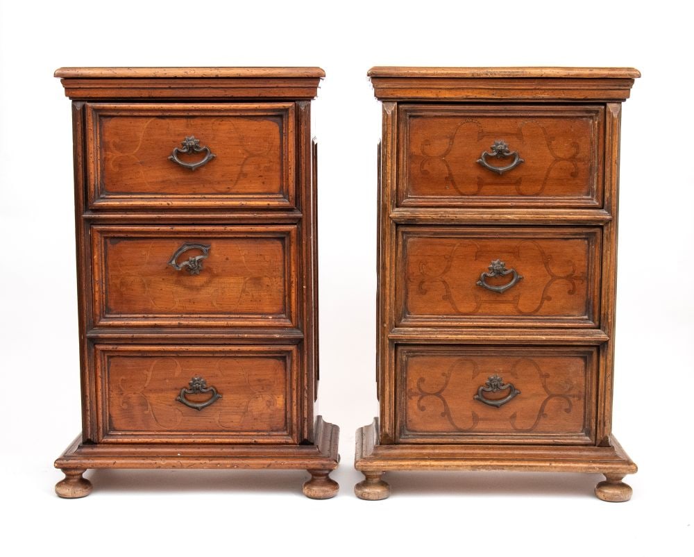 Pair of Italian walnut nightstands - Northern Italy, 19th century: Pair of Italian walnut nightstands - Northern Italy, 19th centuryHeight x width x depth: 72 x 47 x 26 cm with three inlaid drawers and fluted sides; the linings were replaced in the late 19th century.