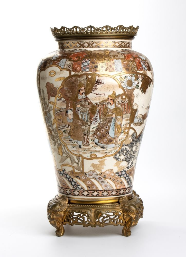 Japanese Satsuma vase mounted on French bronze - Meiji Period, 1868-1912: Japanese Satsuma vase mounted on French bronze - Meiji Period, 1868-1912Height x width x depth: 37 x 24 x 24 cmdecorated with polychrome relief enamels and gold on a beige background. French cast, chi