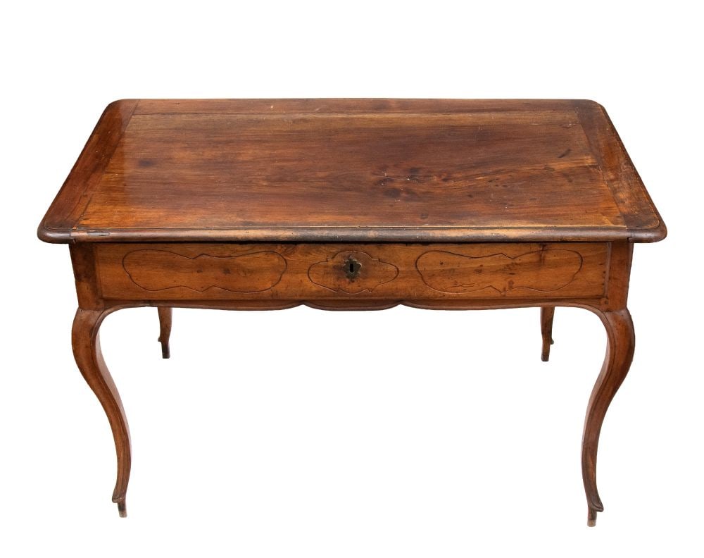 Louis XV-style Provençal writing desk - France, 18th century: Louis XV-style Provençal writing desk - France, 18th centuryHeight x width x depth: 82 x 132 x 80 cmMade of walnut, with cabriolet legs and a single central drawer.Item condition grading: **** good.T