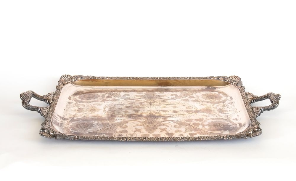 Old Sheffield Tray - 19th century: Old Sheffield Tray - 19th centuryHeight x width x depth: 6 x 84 x 50 cm. Weight: 6000 g.made of Old Sheffield Plate, rectangular in shape with rounded corners. It features a rich Rococo revival border