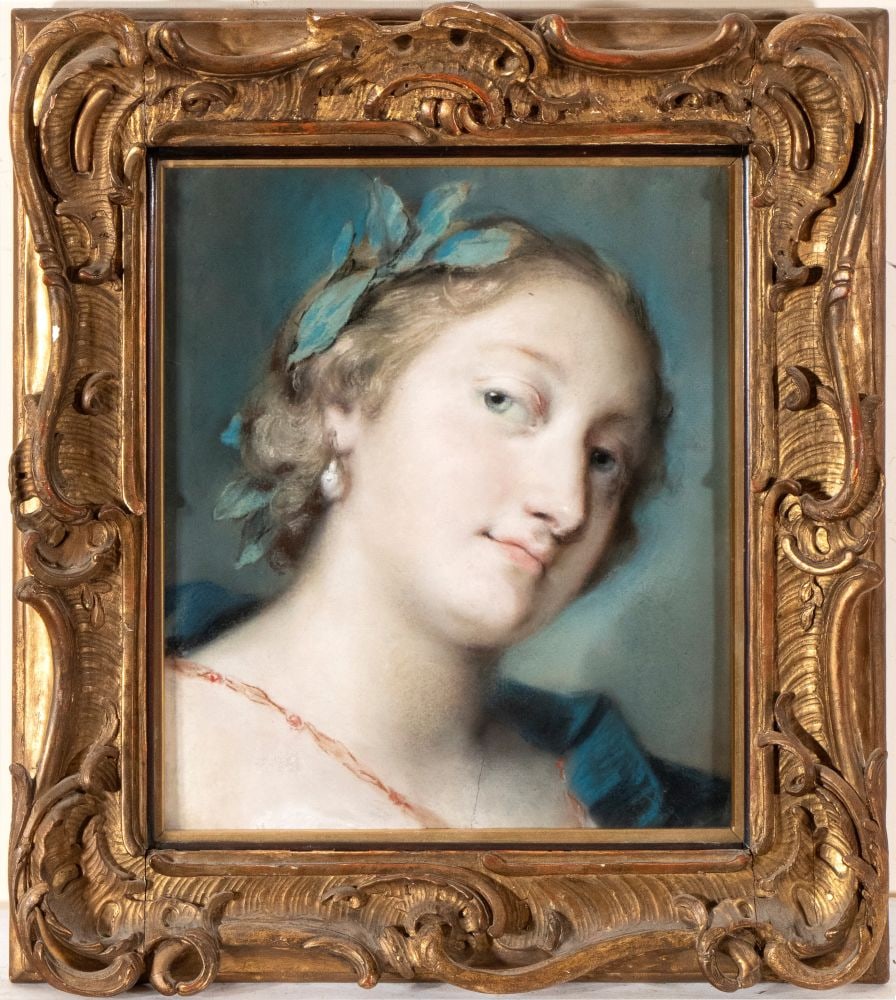Rosalba Carriera (Venezia 1673 - 1757) Ritratto di giovane gentildonna coronata di lauro (Faustina: Pastels on paper cm. 29x24,8. Framed On the reverse of the support board, protecting the paper, an old ink inscription reads: “ROSALBA CARRIERA”.The pastel has the typical eighteenth-centu